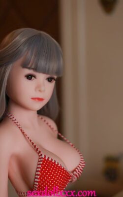 Azjatycka, niedroga lalka miłości z odsłoniętym seksem - Gertude