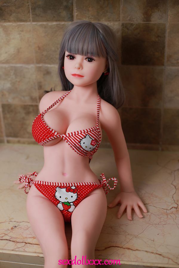 Sesso esposto con bambola asiatica a prezzi accessibili - Gertude
