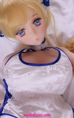 Muñeca sexual japonesa jodidamente caliente Clarissa - Crysta