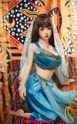 Japońska lalka seksu w przystępnej cenie - Dorine