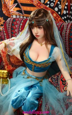 Muñeca sexual japonesa a precio asequible - Dorine