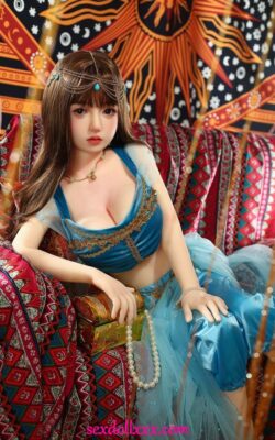 Японская секс-кукла по доступной цене - Dorine