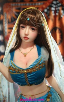 Japonská sexuální panenka s dostupnou cenou - Dorine