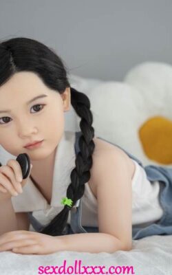 Süße realistische Sexpuppe aus Japan - Ivonne