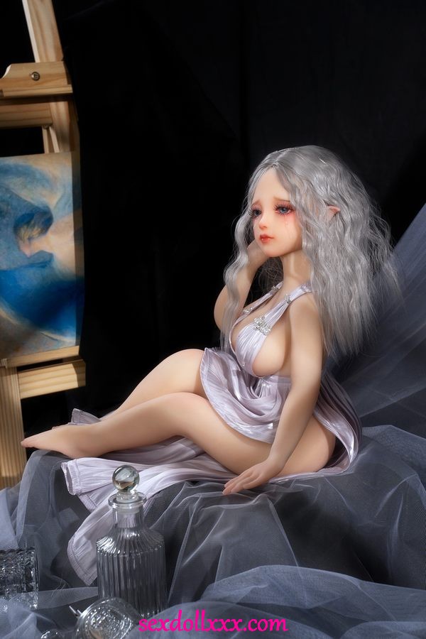 urheilullinen-seksi-nukke-kBl38u2 urheilullinen-seksi-nukke-kBl38u2