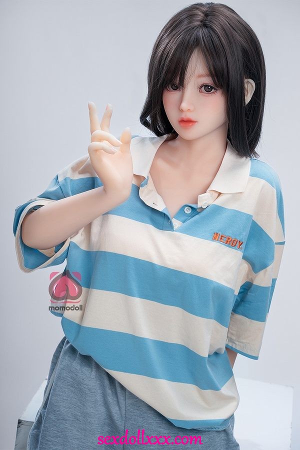 brunete-seksa lelle-iBa32y7