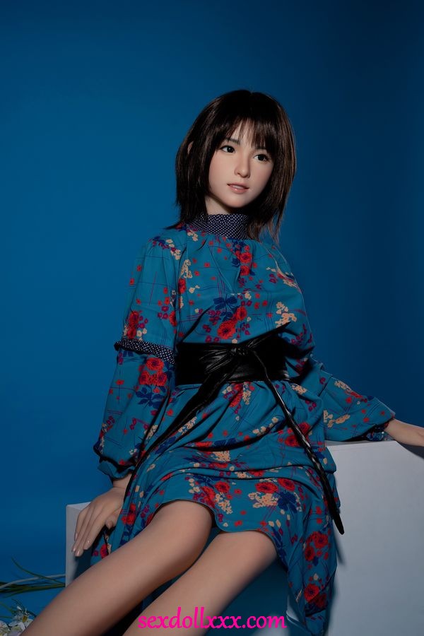 sex-doll-in-japan-mQq95b14