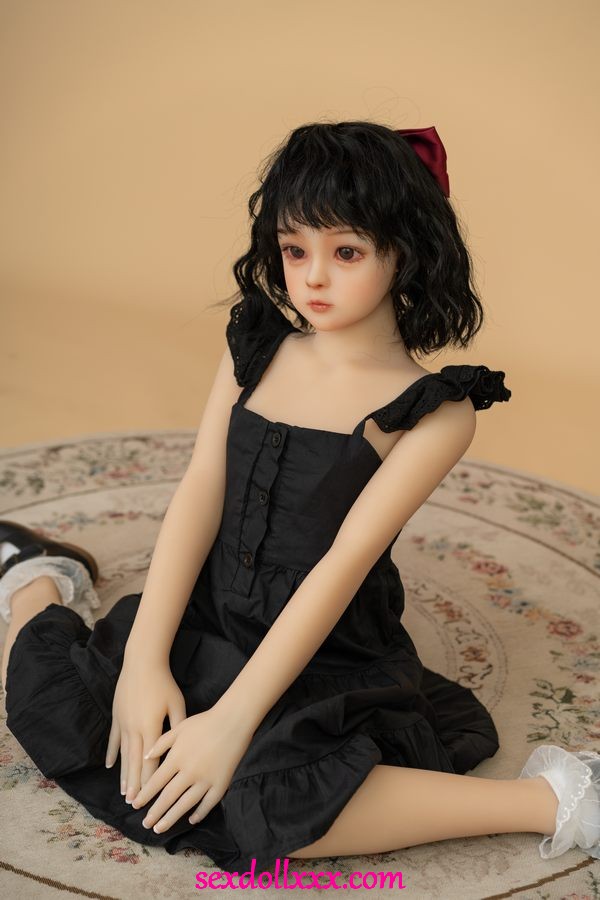 unboxing-sex-doll-aQm82m13