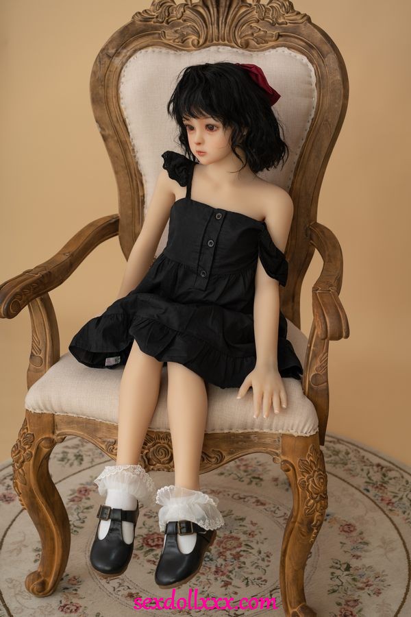 unboxing-sex-doll-aQm82m20