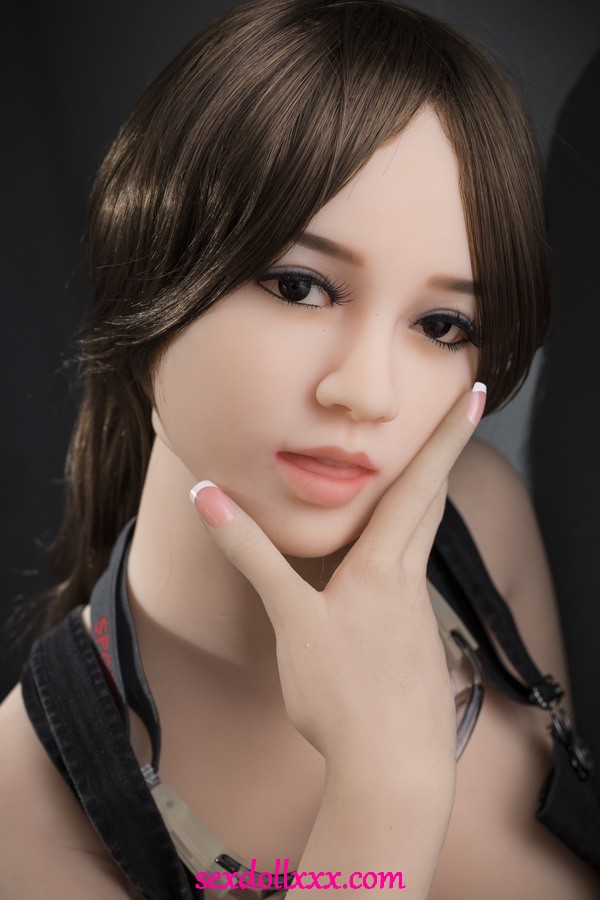 doll-with-beard-kjnbc5