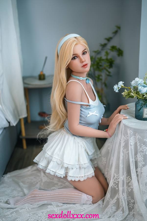 gigantic-sex-doll-nKd72x21