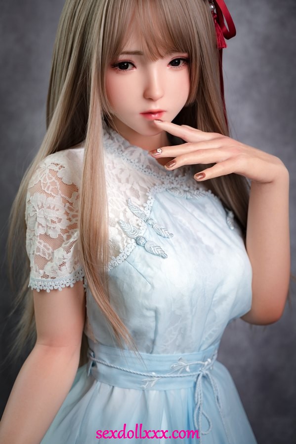 nefertiti-doll-esxc17