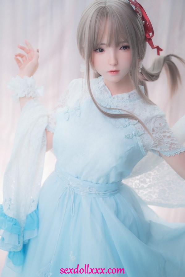 nefertiti-doll-esxc18