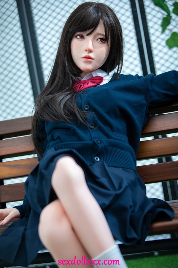 real-dolls-stock-b7hn26