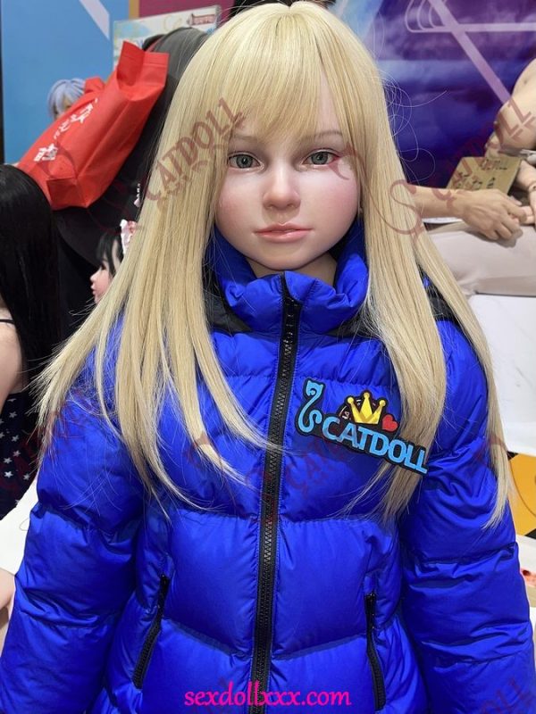 sex-doll-foot-job-lLg42r5 sex-doll-foot-job-lLg42r5