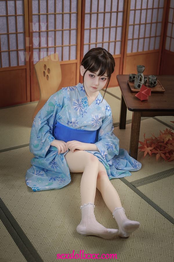 spanking-sex-doll-iQo41r16