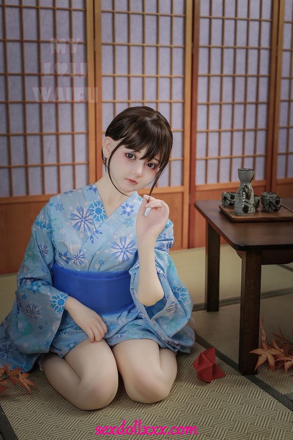 spanking-sex-doll-iQo41r22