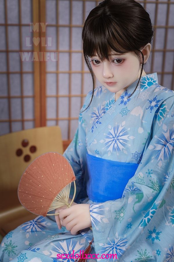 spanking-sex-doll-iQo41r7