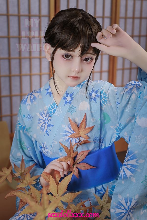 spanking-sex-doll-iQo41r9